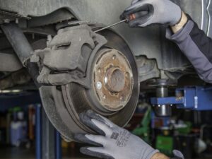¿Cuándo cambiar las pastillas de freno de tu camión?