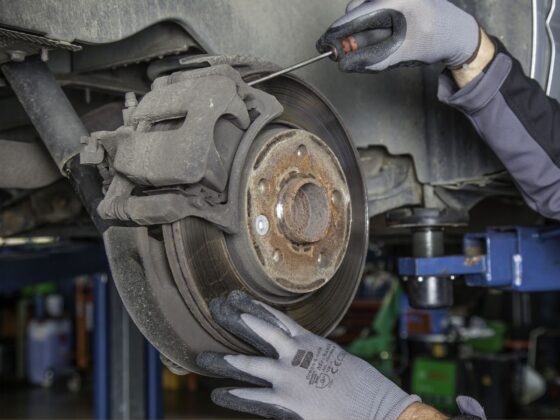 ¿Cuándo cambiar las pastillas de freno de tu camión?